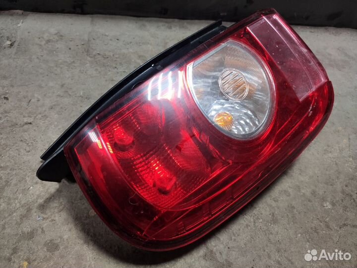 Фонарь левый Renault Duster