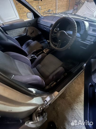 Mitsubishi Lancer 1.6 AT, 1988, битый, 300 000 км