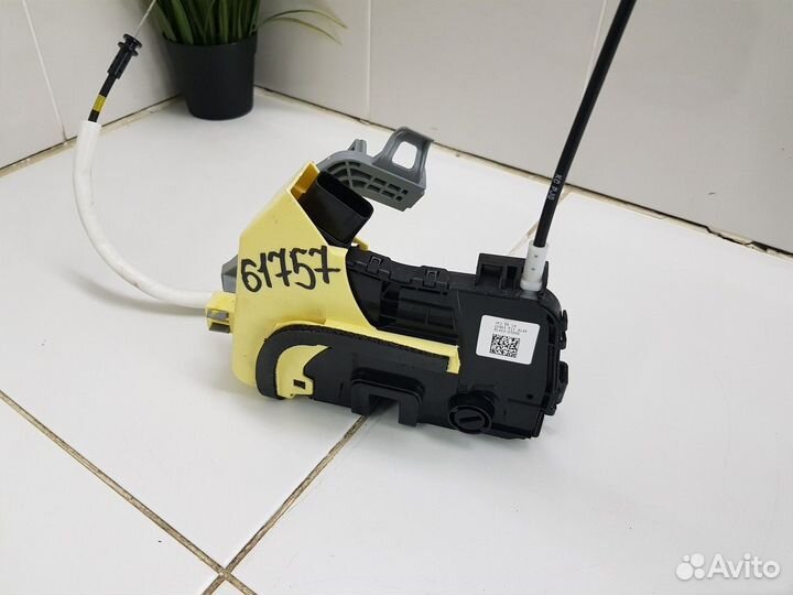 Замок двери задний левый (Kia Seltos)