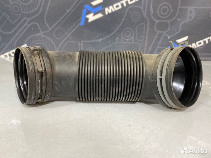 Патрубок воздушного фильтра Volkswagen Passat