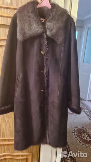 Жилет и дубленка.разм.46-48-50.состояние нового