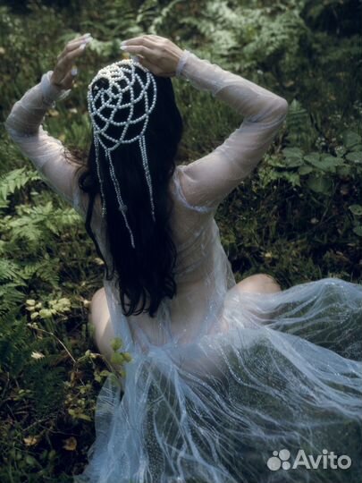 Тика на голову из белых бусин