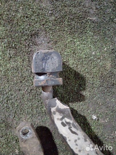 Рычаг подвески нижний передний правый Nissan