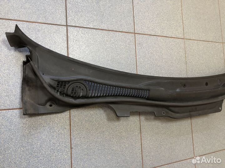 Решетка стеклоочистителя Жабо Volvo S40 C30 C70 V5