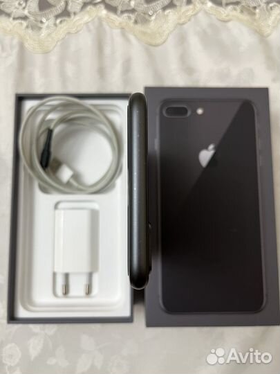 iPhone 8 Plus, 64 ГБ