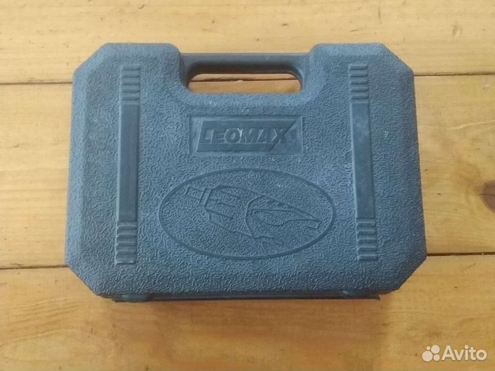 Шуруповерт leomax