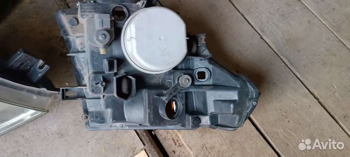 Фара nissan pathfinder