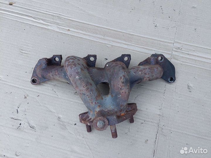 Коллектор выпускной Opel Corsa B Z12XE 90530277