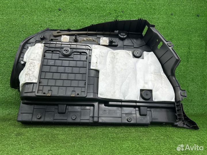 Обшивка багажника правая Ваз Vesta Cross универсал