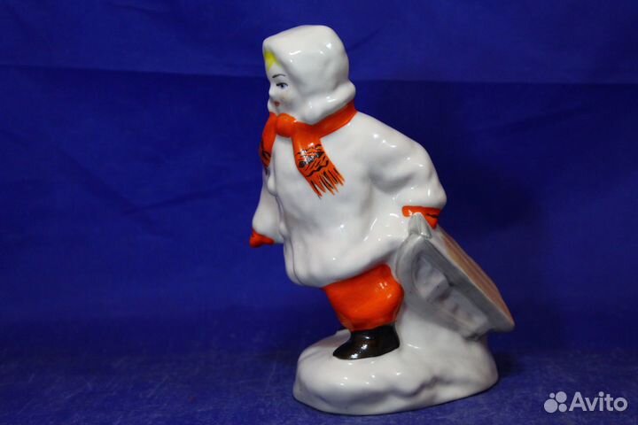 С санками девочка мальчик счастливое детство очень