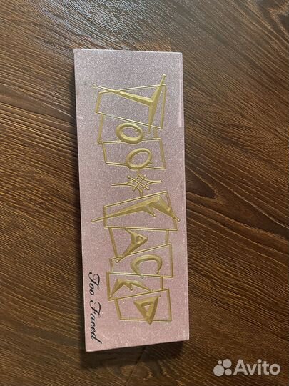 Палетка теней too faced