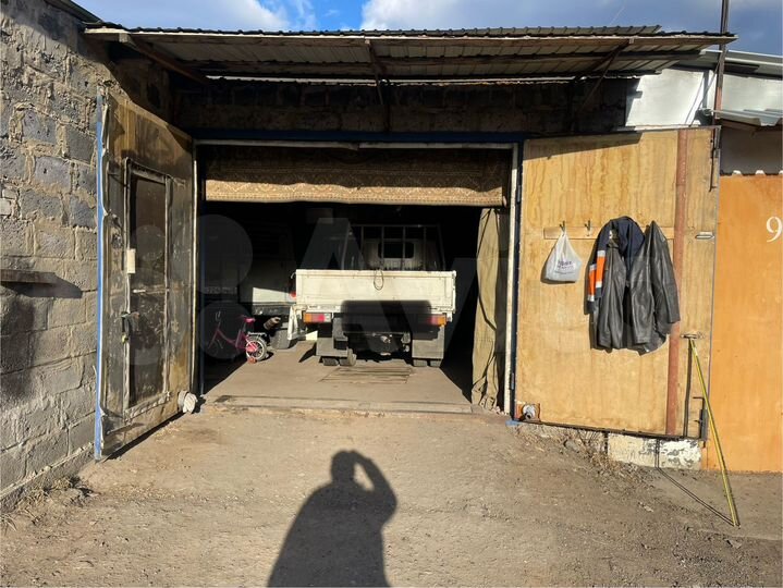 Гараж, > 30 м²