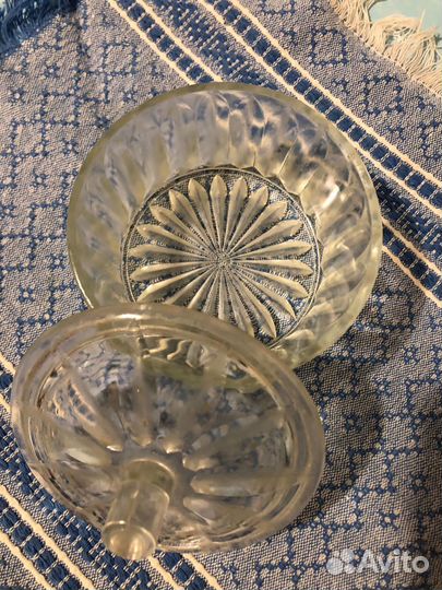 Продам вазочку-конфетницу