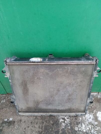 Радиатор охлаждения Toyota Land Cruiser 200