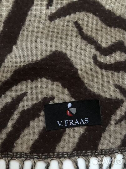 Стильный шарф бренда V.Fraas