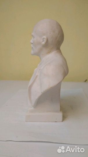 Бюст В.И. Ленина