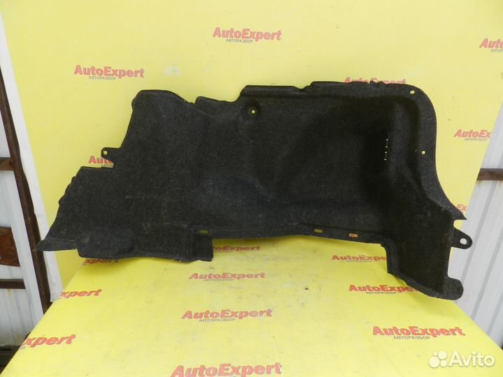 Обшивка багажника правая Toyota Corolla 150