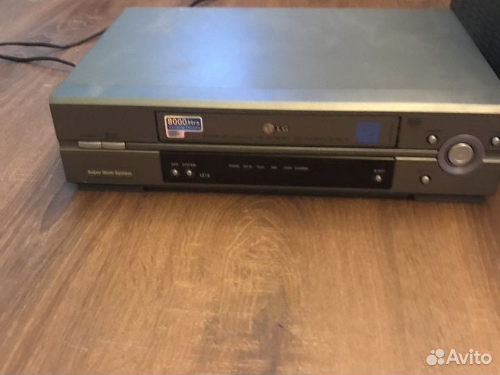 Видеомагнитофон