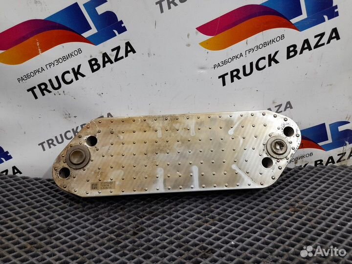 Радиатор масляный Renault T, Volvo FH