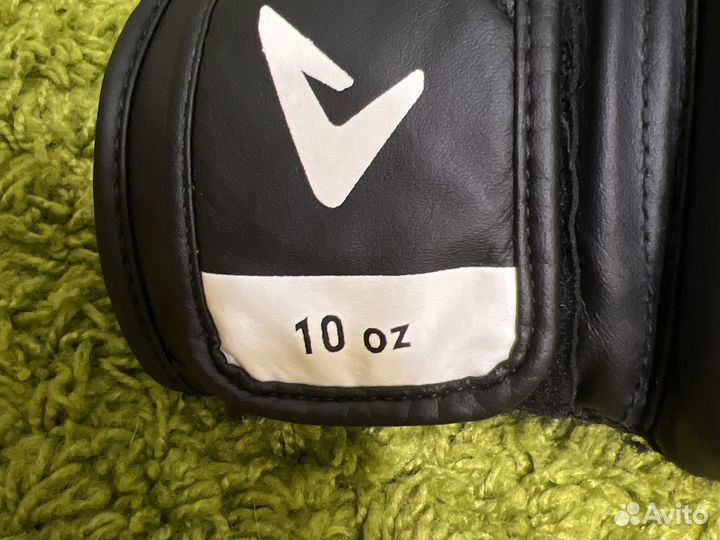 Боксерские перчатки