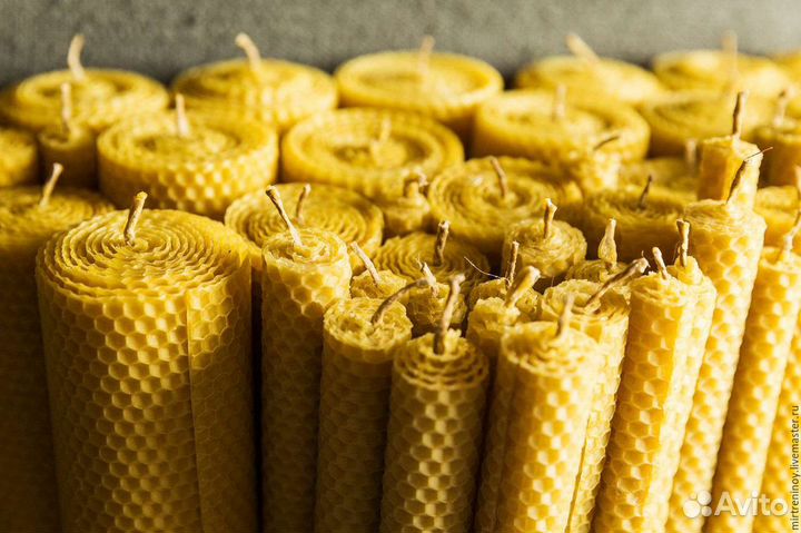 Свеча из вощины с Ромашкой