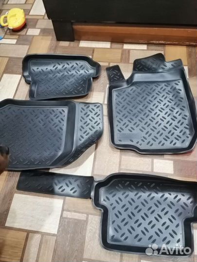 Автомобильные коврики резиновые