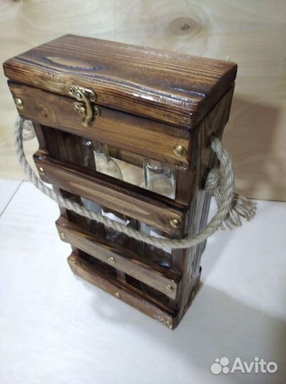 Упаковка с бутылкой