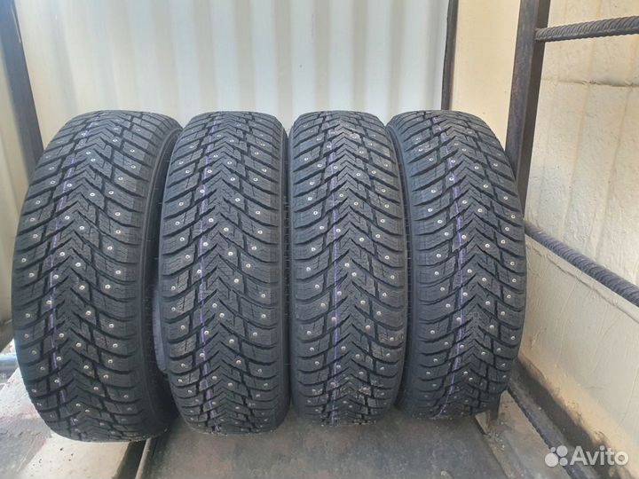 Nokian Tyres Hakkapeliitta 10p SUV 275/40 R20