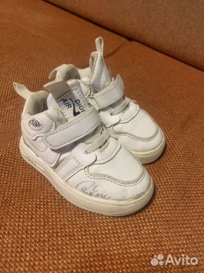 Кроссовки детские