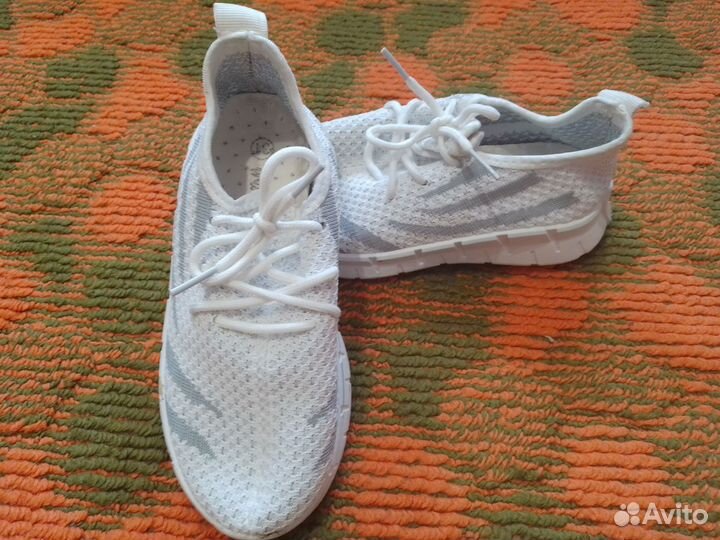 Продаю пакетом.Обувь для девочки 31- 32р. р