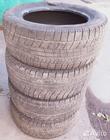 Bridgestone Blizzak VRX 255/55 R17 99S