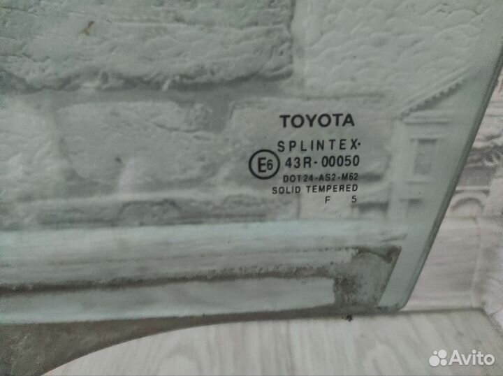 Стекло переднее левое toyota avensis 25