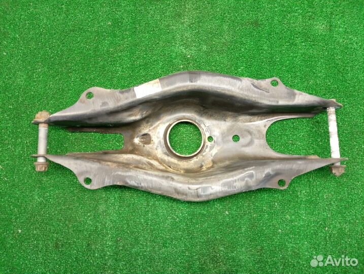 Рычаг подвески задний левый L