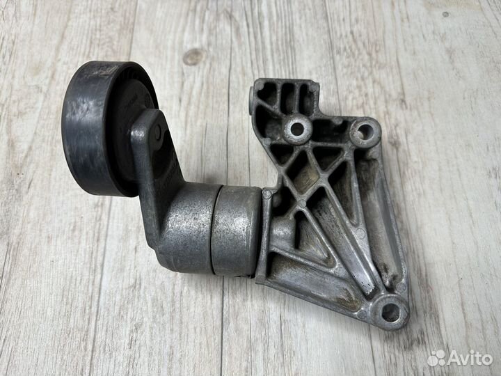 Кронштейн генератора Opel Astra G 1.6