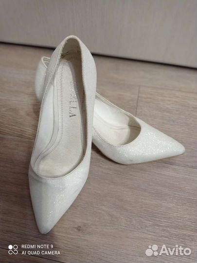 Туфли белые