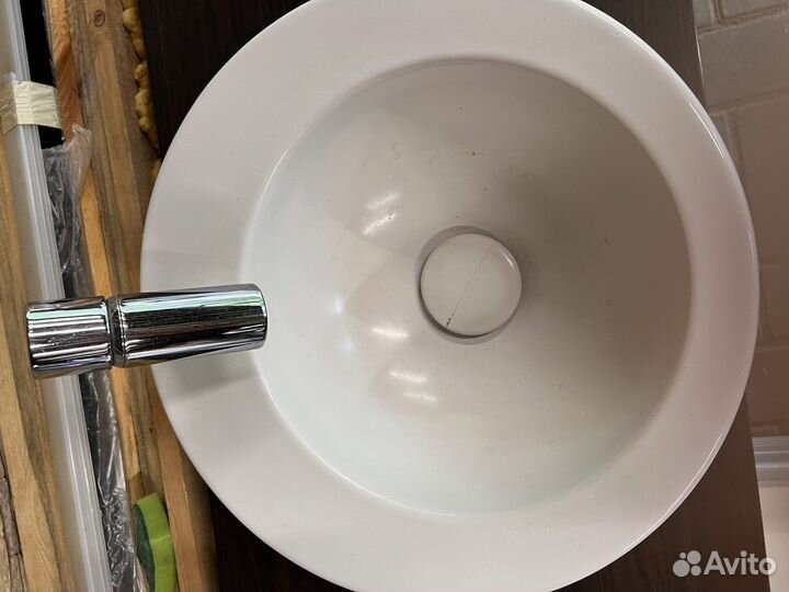 Тумба в ванную 160см, требует внешнкй реставрации