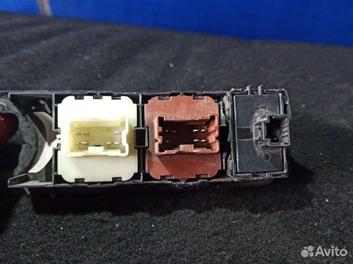 Блок управления стеклами Renault Kaptur 2017