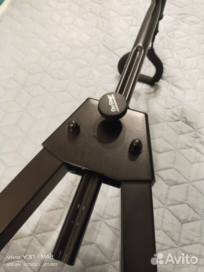 On-Stage гитарная стойка