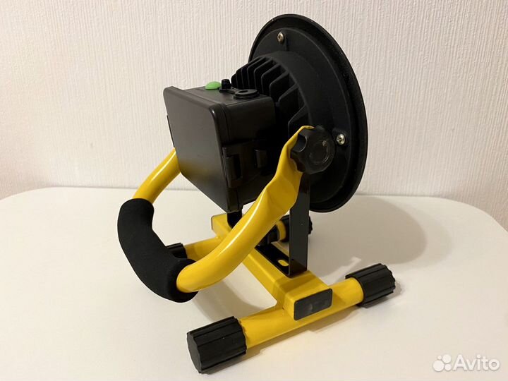 Прожектор (фанарь) переносной