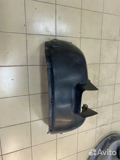 Подкрылок передний левый Вольво хс70