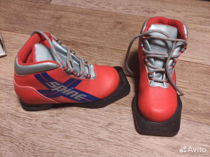 Лыжные ботинки детские 30р