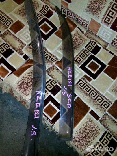 Ветровики на Тойоту короллу 121 кузов