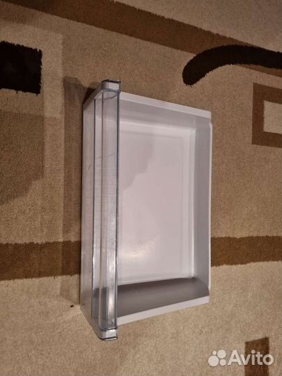 Ящик верхний. морозильник Бош холодильник