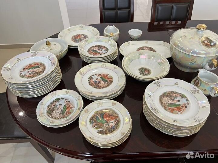 Набор столовой посуды на 12 персон