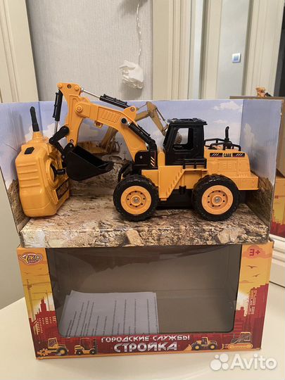 Экскаватор на радиоуправлении