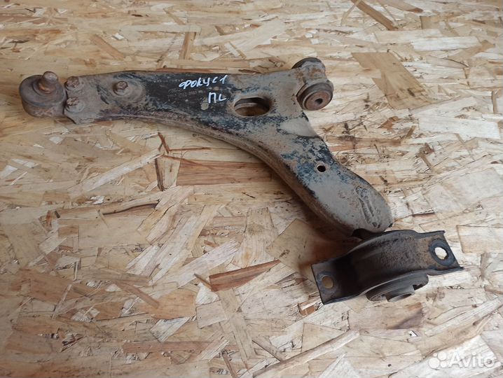 Рычаг левый Ford Focus 1