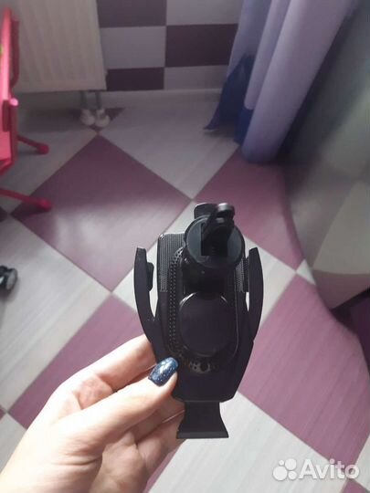 Держатель для телефона с беспроводной зарядкой