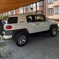 Toyota FJ Cruiser 4.0 AT, 2022, 10 000 км, с пробегом, цена 4 400 000 руб.