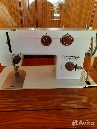 Швейная машина Чайка