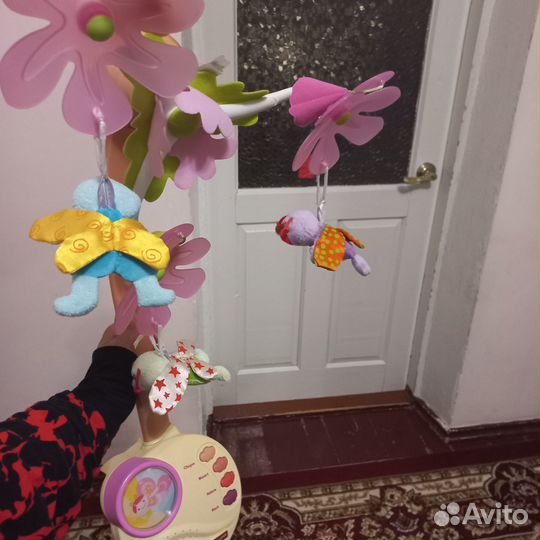 Музыкальный мобиль на кроватку